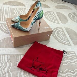 CHRISTIAN LOUBOUTIN SO KATE HAWAII